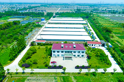2007新建东石种猪场，引进国际先进的养猪设备，其工艺流程全部采用国外先进投术，次年投入使用，并成立了上海松林畜禽养殖专业合作社，可饲养圈存母猪1200头。